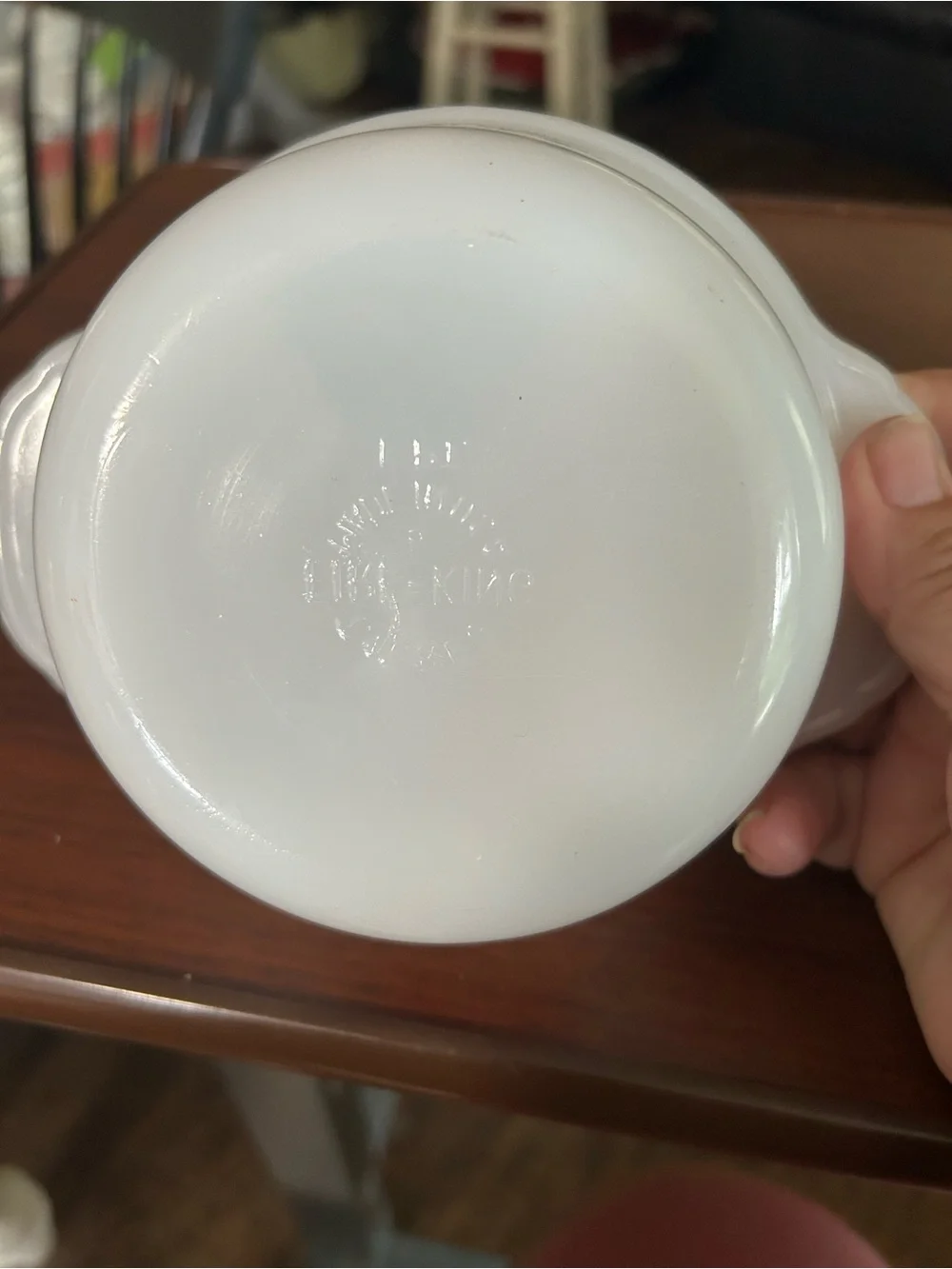 Vintage fire king 1 pint casserole dish with lid no chips, cracks marks